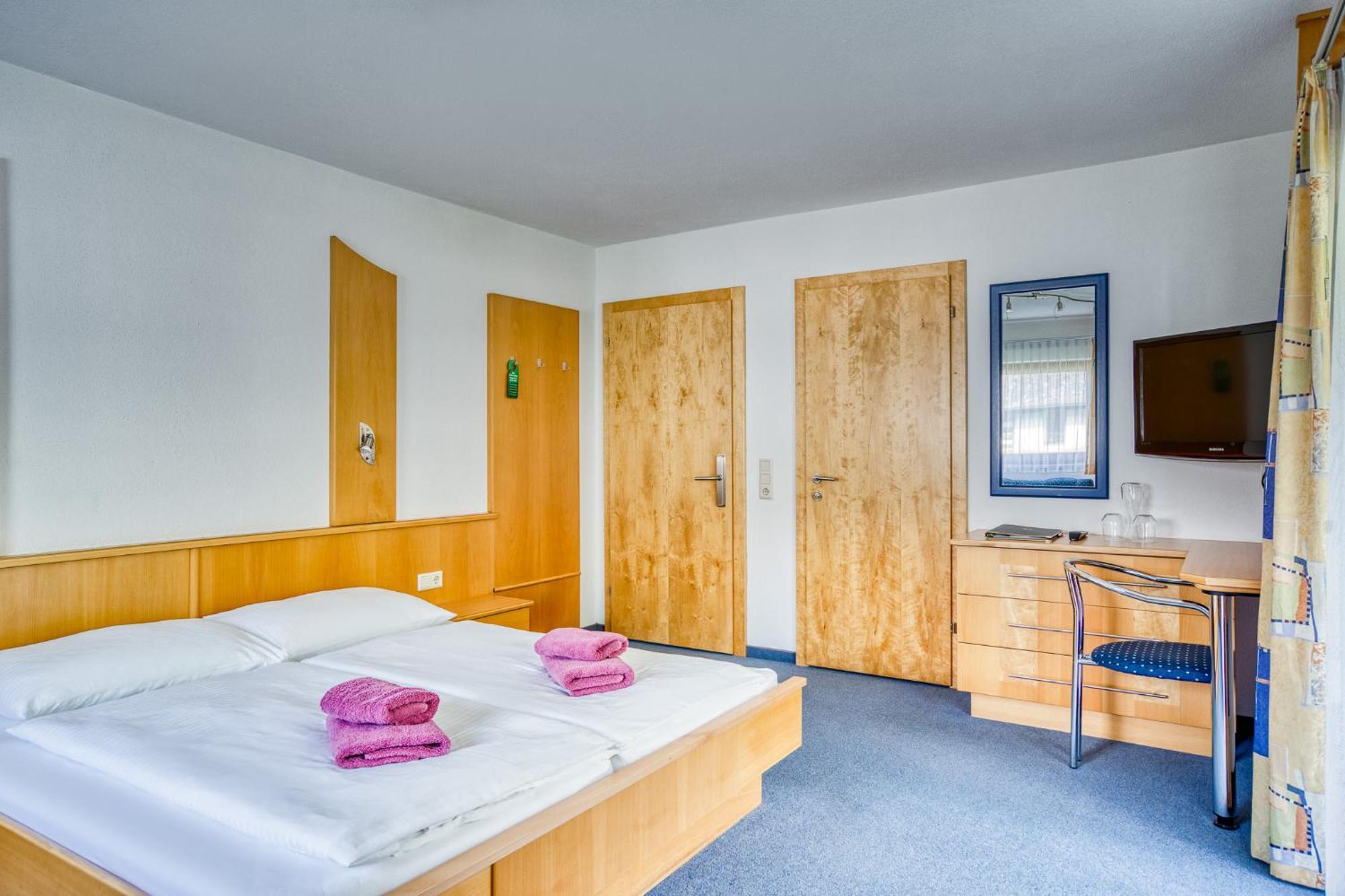 Seehüter's Hotel Seerose Oetz Kamer foto