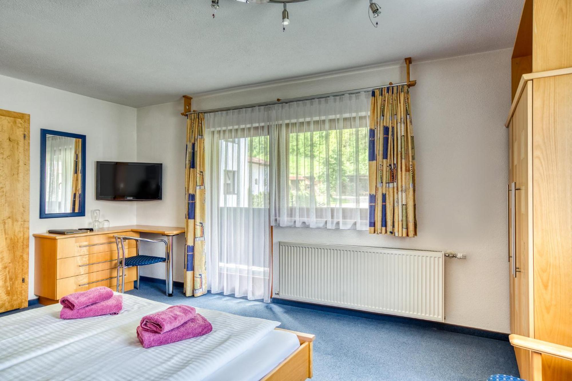 Seehüter's Hotel Seerose Oetz Kamer foto